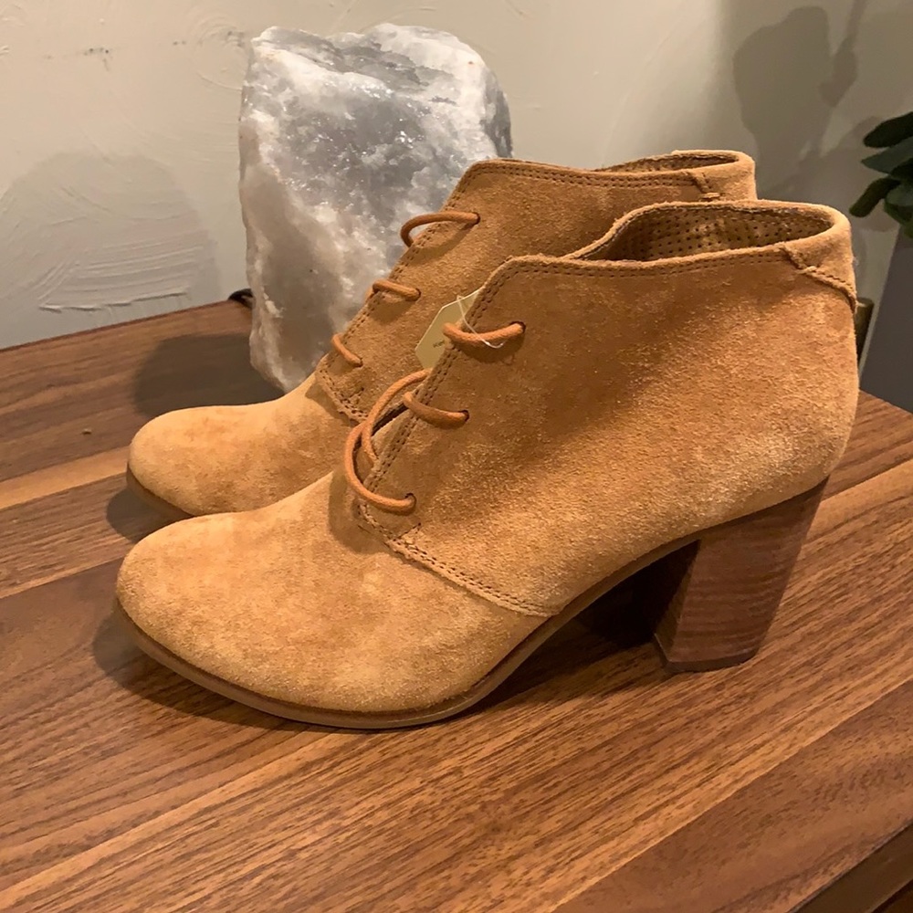 Toms Boots so 8